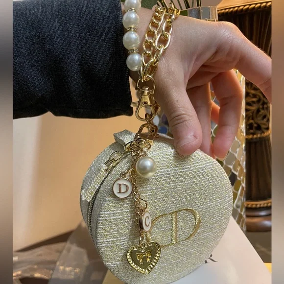 Dior - Picture 10 of 17